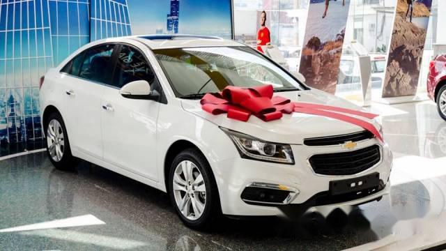 Bán ô tô Chevrolet Cruze đời 2017, màu trắng