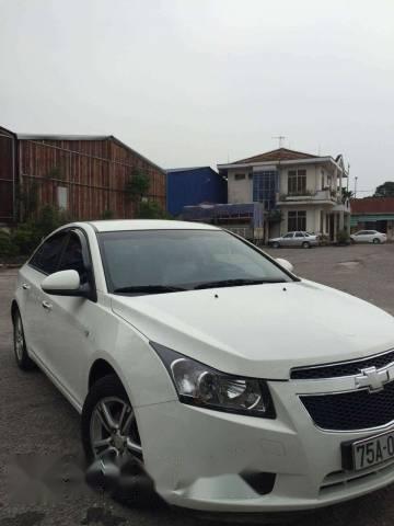 Bán Chevrolet Cruze LS năm 2014, màu trắng xe gia đình, 395tr