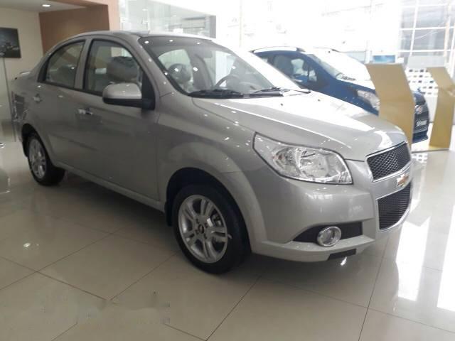 Bán Chevrolet Aveo LTZ đời 2017, màu bạc, giá 495tr