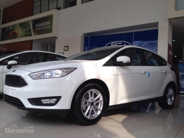 Ford Focus Trend 1.5 AT Ecoboost Hatchback 2017, xả xe giá shock