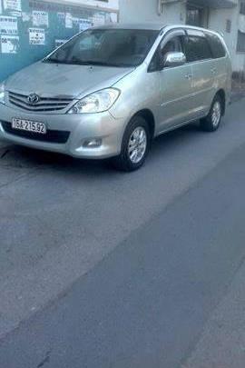 Bán Toyota Innova đời 2011, màu bạc 