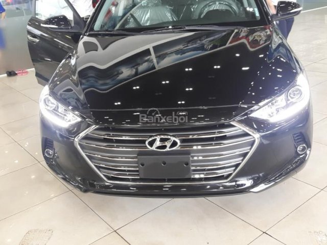 Cần bán xe Hyundai Elantra, giá 545tr, hỗ trợ trả góp 90% 0961637288