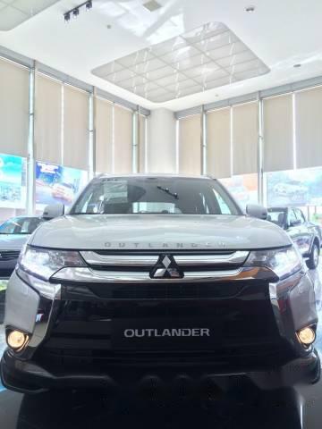 Bán ô tô Mitsubishi Outlander 2.4 CVT đời 2017, màu trắng, nhập khẩu