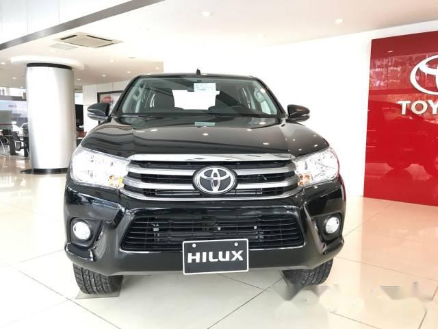 Bán Toyota Hilux AT đời 2017, màu đen, nhập khẩu nguyên chiếc, giá tốt