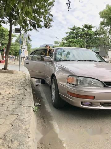 Cần bán xe Toyota Camry đời 1992