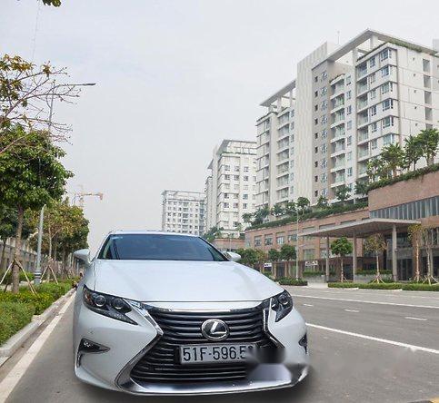 Cần bán lại xe Lexus ES 250 sản xuất 2016, màu bạc, xe nhập