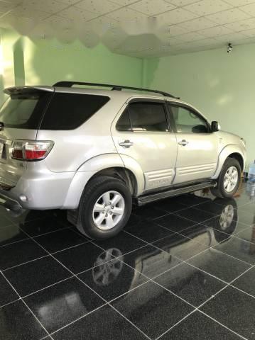 Cần bán Toyota Fortuner sản xuất 2010 còn mới, giá tốt