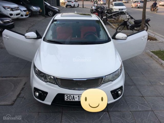 Cần bán lại xe Kia Forte Koup 1.6 đời 2010, màu trắng, nhập khẩu