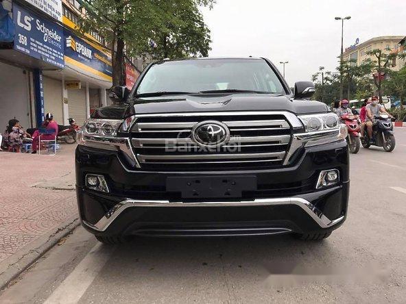 Bán Toyota Land Cruiser VX 4.6 V8 AT đời 2017, màu đen, nhập khẩu nguyên chiếc