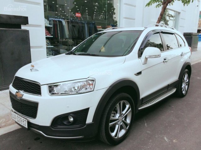 Bán Chevrolet Captiva LTZ màu trắng. Số tự động. Sản xuất 2015, mới 95%