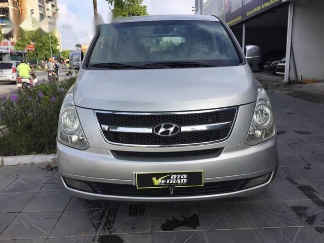 Bán xe Hyundai Grand Starex 2.5MT đời 2010, màu bạc