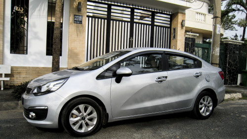 Bán xe Kia Rio MT đời 2015, màu bạc, nhập khẩu nguyên chiếc, 425tr