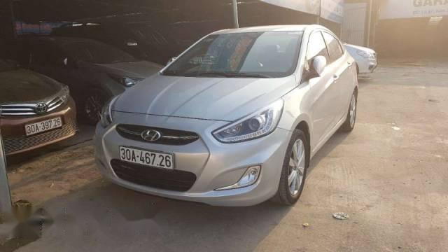 Bán Hyundai Accent đời 2014, màu bạc chính chủ, giá tốt