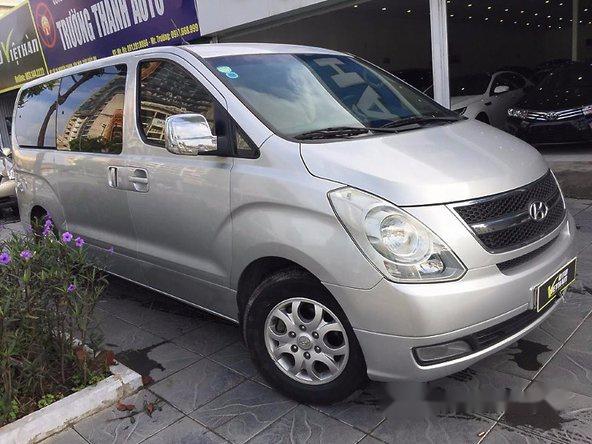 Bán Hyundai Starex đời 2010, màu bạc