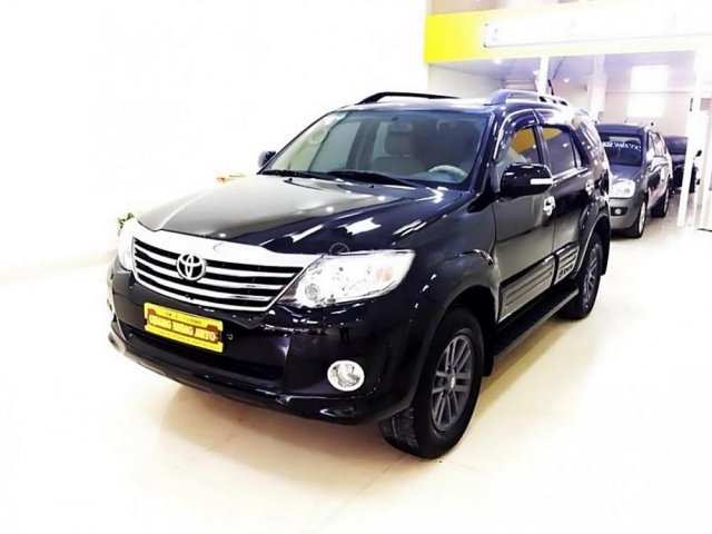 Cần bán lại xe Toyota Fortuner đời 2013, màu đen chính chủ, giá tốt