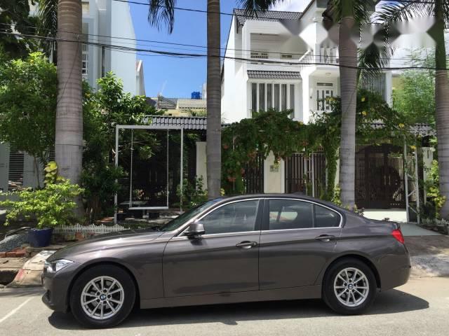 Bán BMW 3 Series 320i sản xuất 2012, màu xám xe gia đình