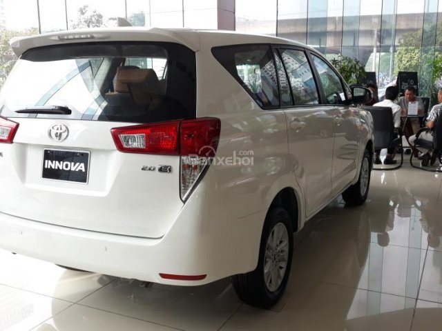 Bán xe Toyota Innova E đời 2017, giá tốt