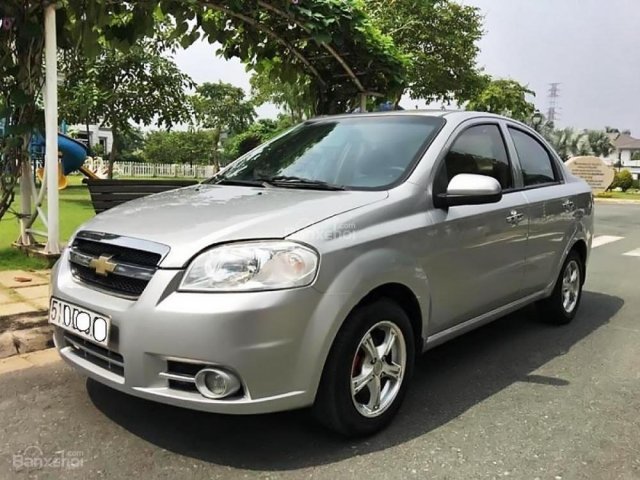 Cần bán xe Daewoo Gentra 1.5 MT đời 2010, màu bạc