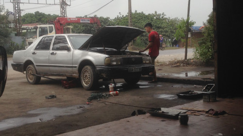 Cần bán gấp Nissan Maxima MT 1989, màu bạc