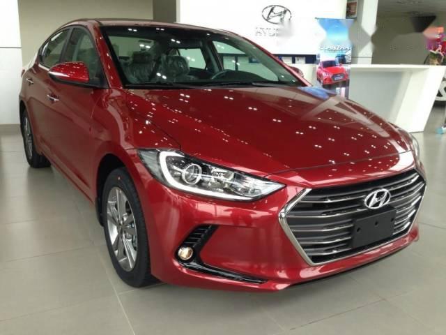 Bán Hyundai Elantra đời 2017, màu đỏ