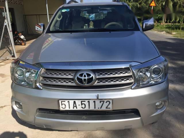 Cần bán gấp Toyota Fortuner đời 2009, màu xám