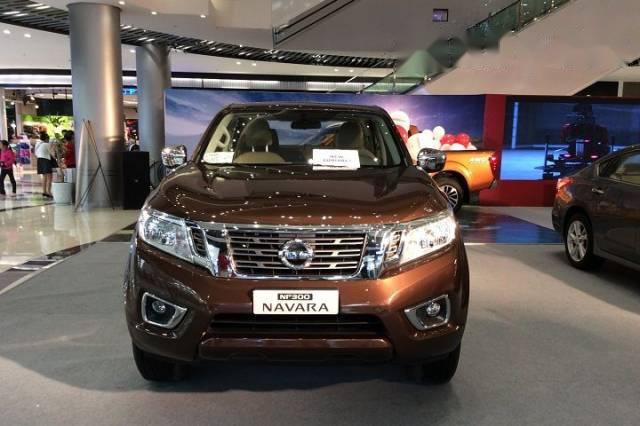 Bán Nissan Navara EL đời 2017, màu nâu