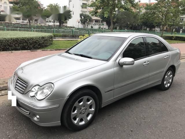 Cần bán lại xe Mercedes C180 đời 2004, màu bạc