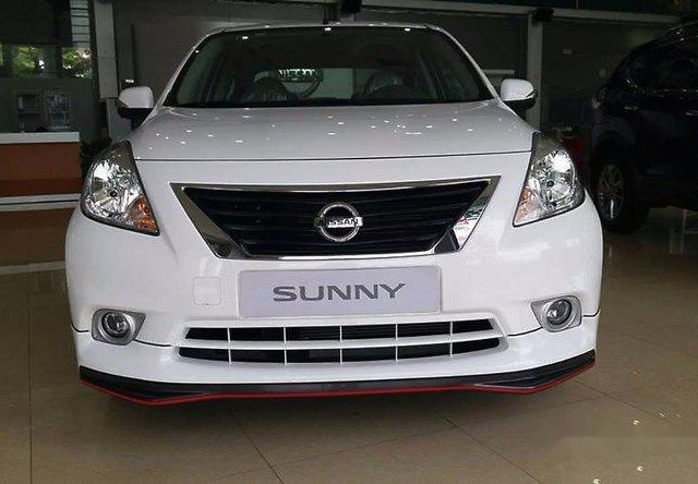 Bán Nissan Sunny XV SG 1.5 đời 2017, màu trắng