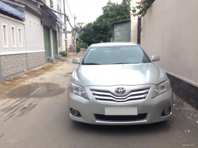 Cần bán gấp xe Toyota Camry 2.4LE 2008, lăn bánh 2010, nhập khẩu Mỹ