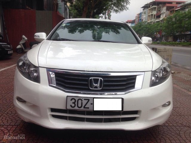 Cần bán Honda Accord 2.0 đời 2010, màu trắng, nhập khẩu chính chủ, 605tr