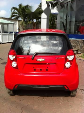 Bán xe Chevrolet Spark đời 2017, màu đỏ, giá 339tr