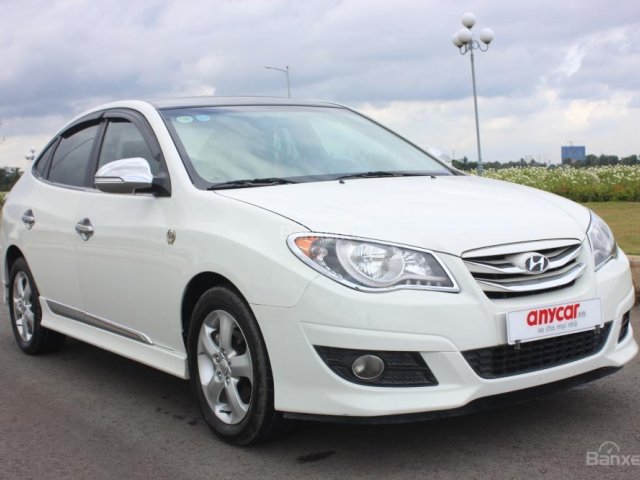 Cần bán Hyundai Avante 1.6 AT đời 2011, màu trắng, biển TP, giá cạnh tranh