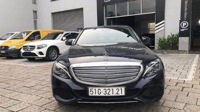 Bán ô tô Mercedes C250 sản xuất 2017, màu đen, xe nhập