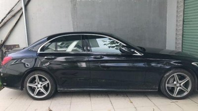 Cần bán xe Mercedes C300 đời 2016, màu đen, nhập khẩu