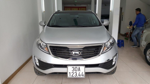 Cần bán xe Kia Sportage 2.0 AT đời 2013, màu bạc