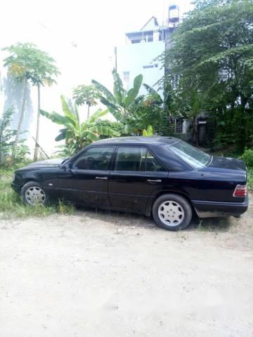 Bán Mercedes E320 đời 1989, màu đen 