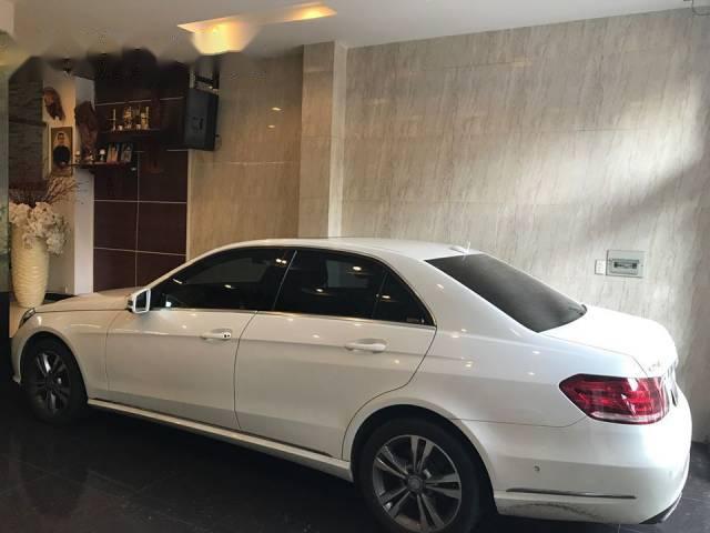 Cần bán lại xe Mercedes đời 2013, màu trắng, nhập khẩu nguyên chiếc