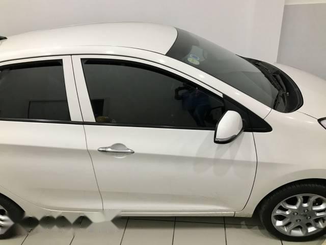 Cần bán lại xe Kia Picanto năm 2013, màu trắng xe gia đình, giá chỉ 290 triệu