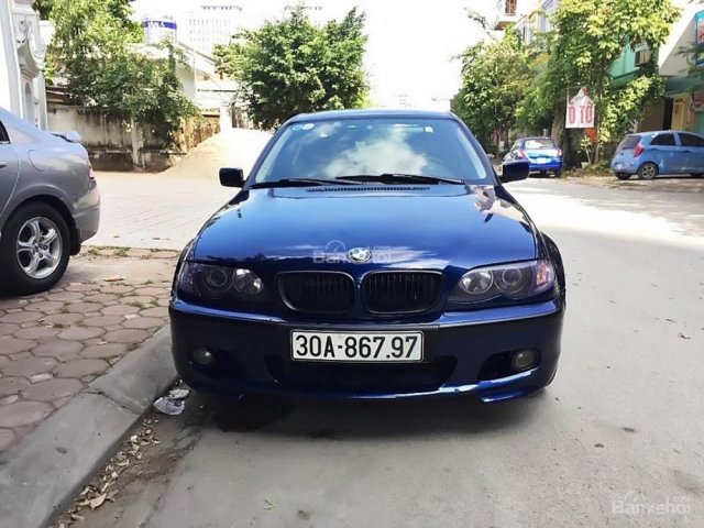 Cần bán xe BMW 3 Series 318i AT 2002, màu xanh lam chính chủ