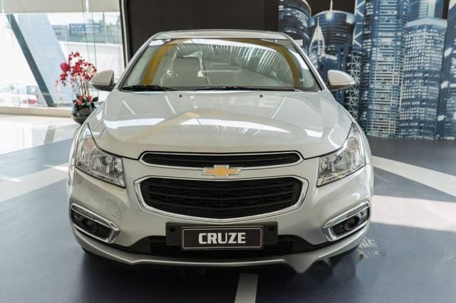 Bán Chevrolet Cruze sản xuất 2017, màu trắng