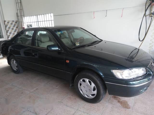 Bán Toyota Camry đời 1998, màu đen