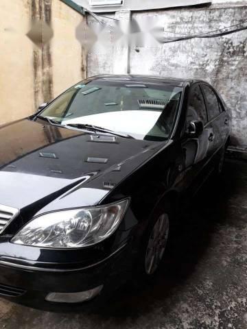 Chính chủ bán xe Toyota Camry đời 2003, màu đen, giá tốt