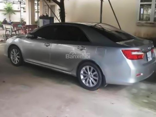 Bán Toyota Camry 2.5G đời 2014, màu bạc, 868tr