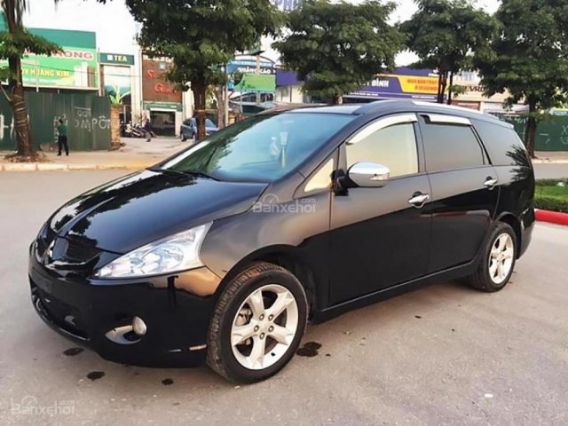 Cần bán xe Mitsubishi Grandis 2.4 đời 2008, màu đen xe gia đình