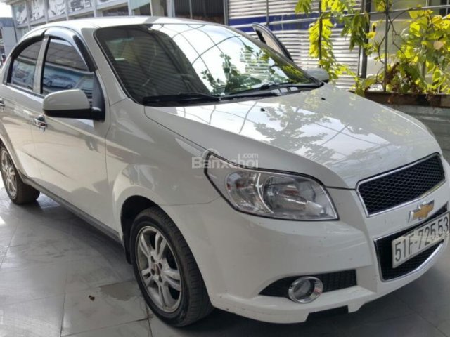 Bán Chevrolet Aveo LTZ 1.5AT màu trắng số tự động sản xuất 2016, biển SG