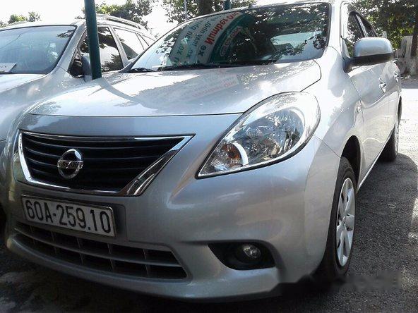 Xe Nissan Sunny MT đời 2015, màu bạc chính chủ, 380tr