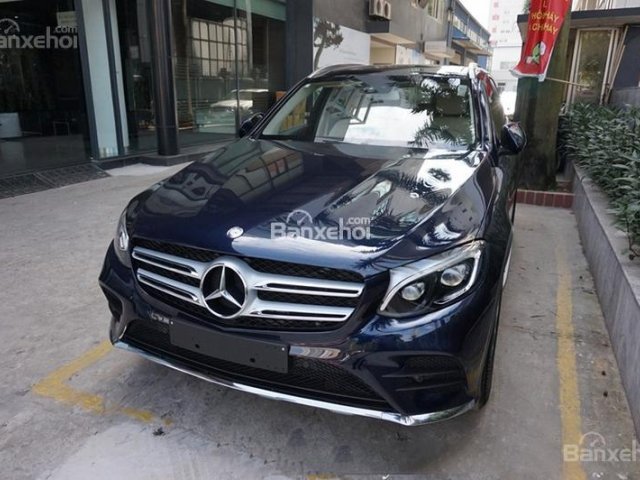 Mercedes GLC300 AMG model 2018 màu xanh, giao ngay, giá cực tốt