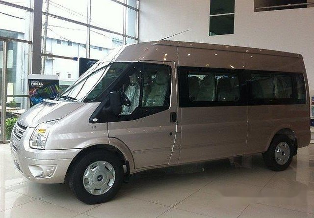 Cần bán Ford Transit đời 2017 giá cạnh tranh