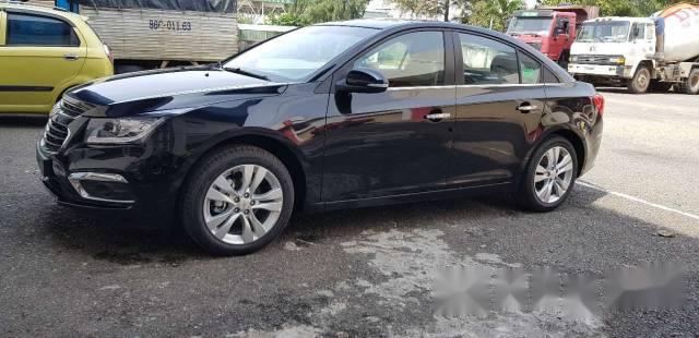 Bán Chevrolet Cruze LTZ đời 2017, màu đen