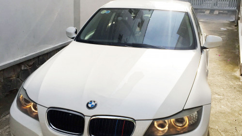 Bán BMW 3 Series 320i đời 2011, màu trắng, nhập khẩu 